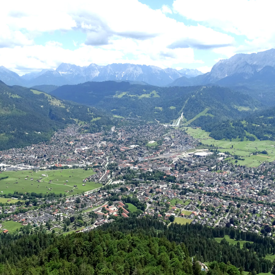 Ein perfekter Tag in Grainau: Wanderung zur Felsenkanzel über St. Martinshütte